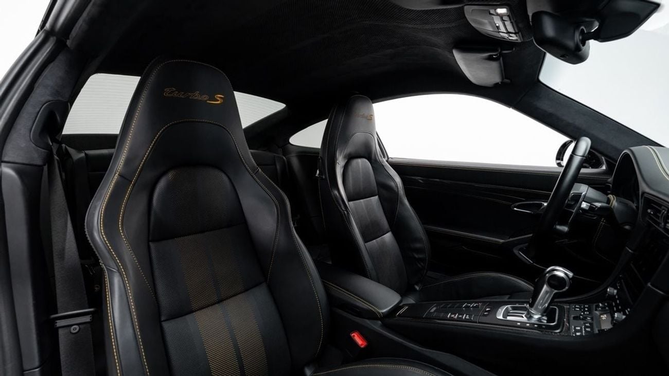 بورش 911 Turbo S Exclusive Series - 2018 - GCC Specs - Under Warranty