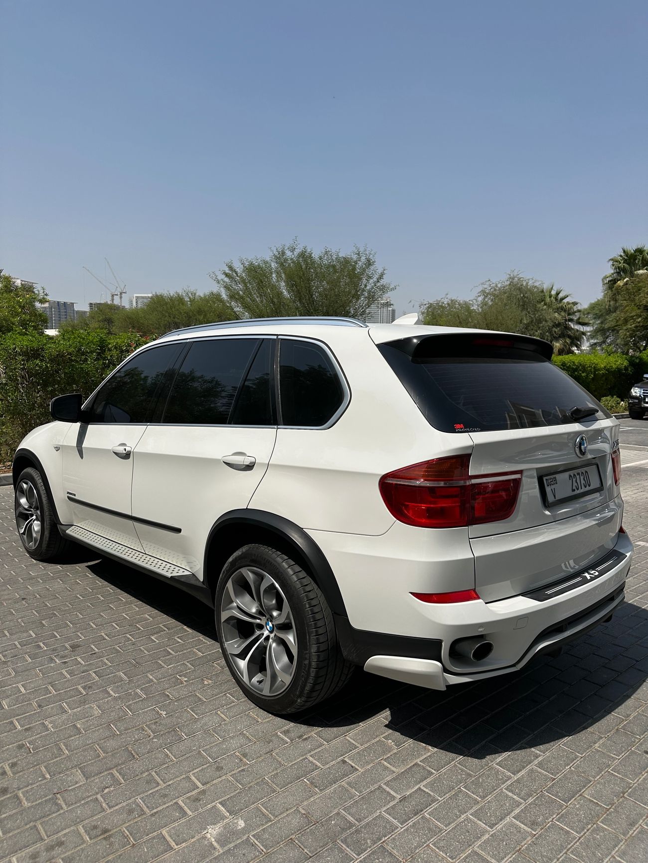 بي أم دبليو X5 xDrive 35i 3.0L (7 Seater)