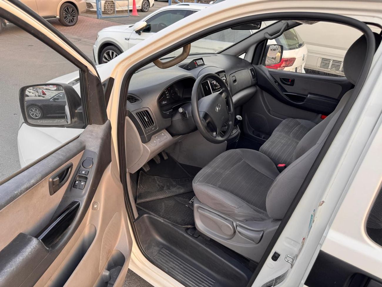 Hyundai H-1 T Q MT 6P  2.4L VAN RWD