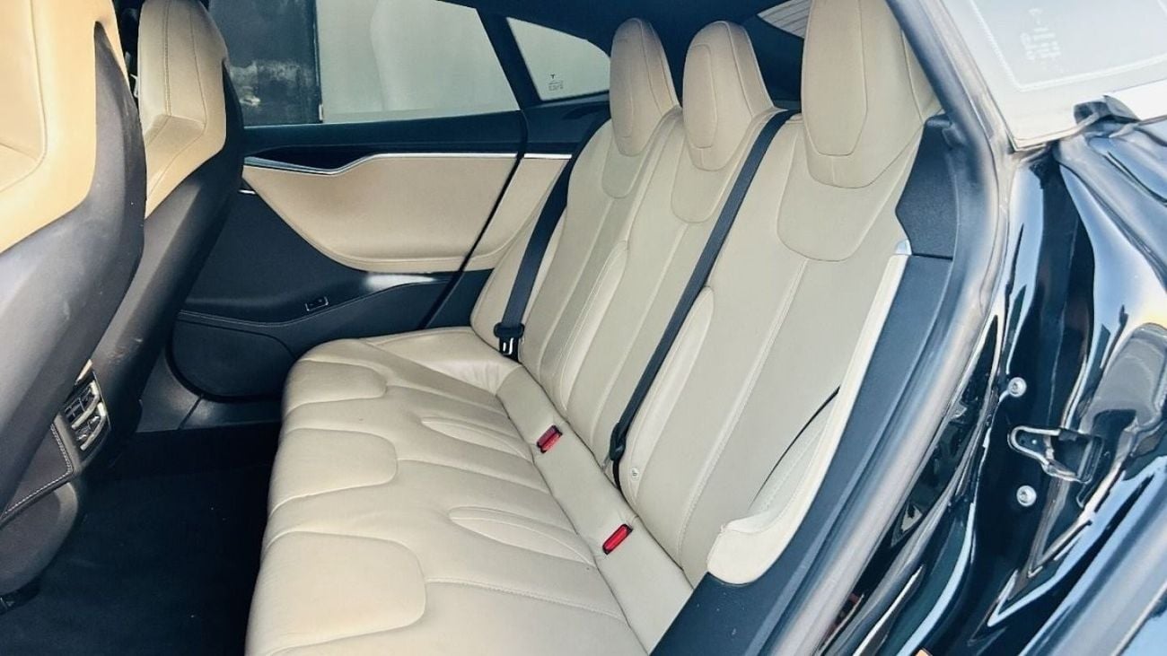 تسلا Model S تيسلا موديل S P85D 2015 | دول مجلس التعاون الخليجي | محرك مزدوج | فش | العديد من الإضافات
