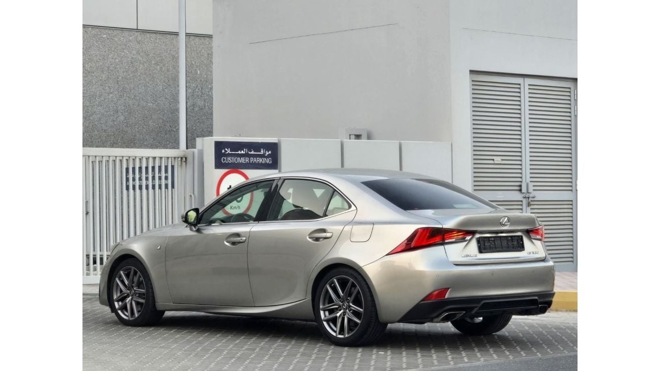 Lexus IS300 F Sport LEXUS IS-300 F-SPORT 2020 GCC PERFERCT CONDITION IN SIDE OUT SIDE // 2 KEYS