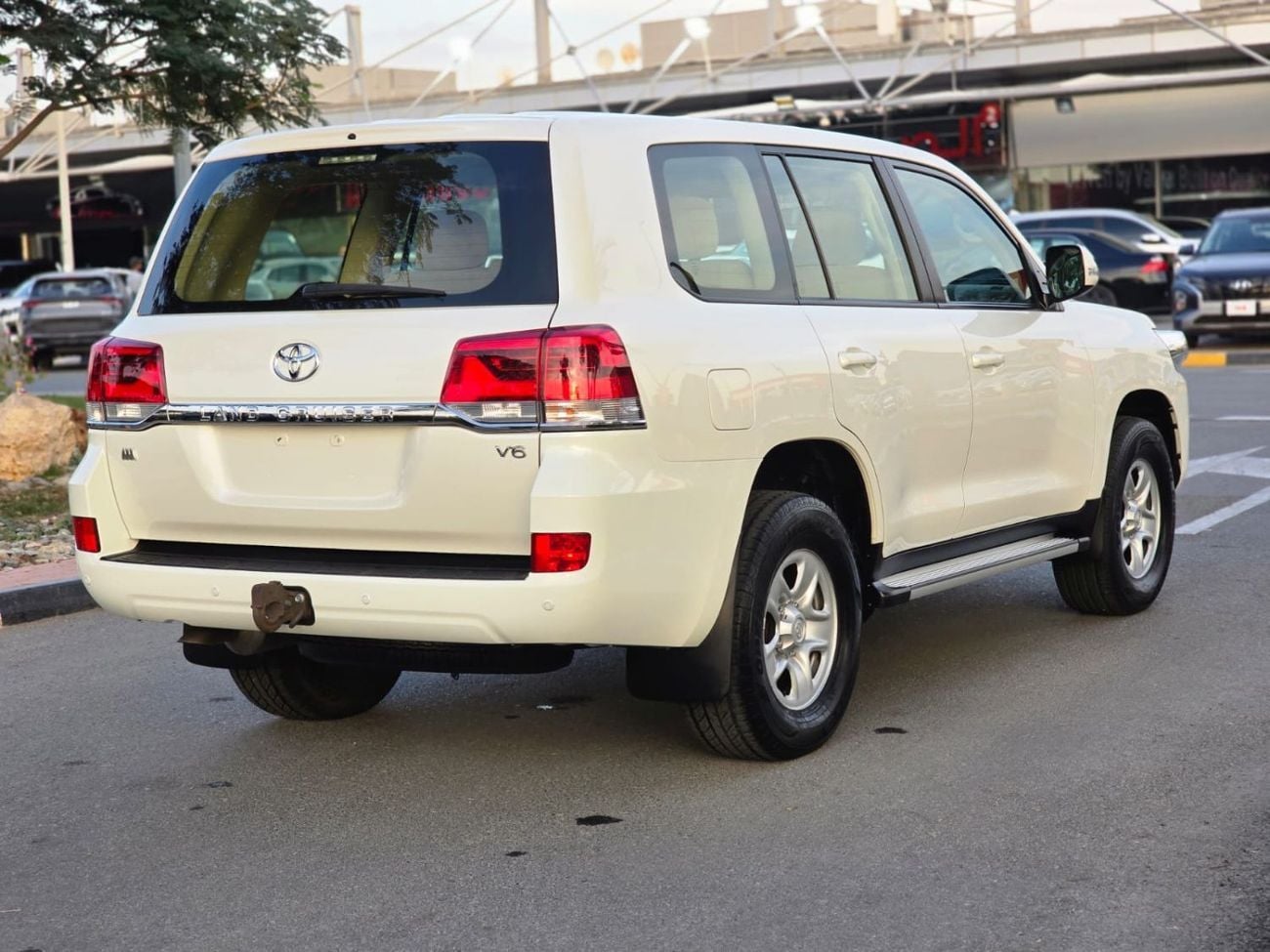 Toyota Land Cruiser GXR 4.0L GX 4.0L 2021 GCC LOW MILEAGE IN MINT CONDITION