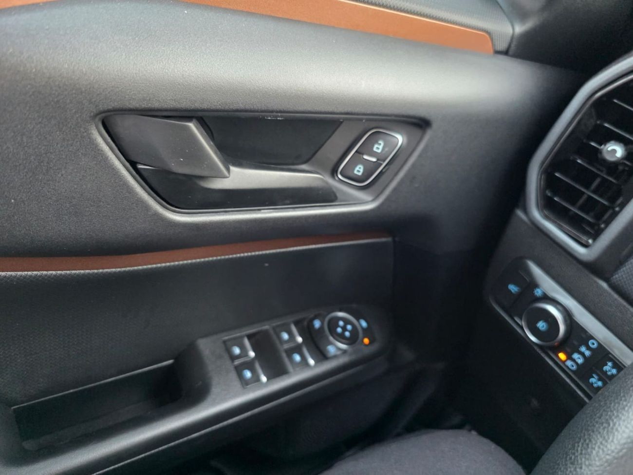 Ford Bronco 2022 Model 2.0L 4x4 , Push button and original leather