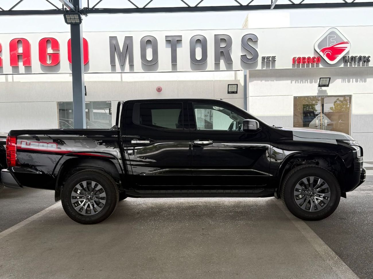 ميتسوبيشي L200 2025 MITSUBISHI L200 PETROL  FULL OPTION **EXPORT ONLY**التصدير فقط خارج الخليج***