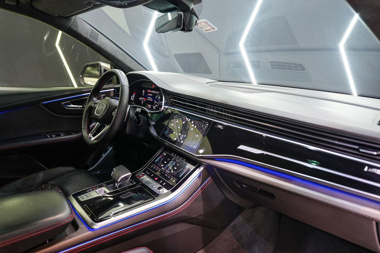 Audi RS Q8 TFSI quattro 4.0L Bang & Olufsen Audio, Carbon Fiber Inetrior, Panoramic Roof, Al Nabooda Service Pa