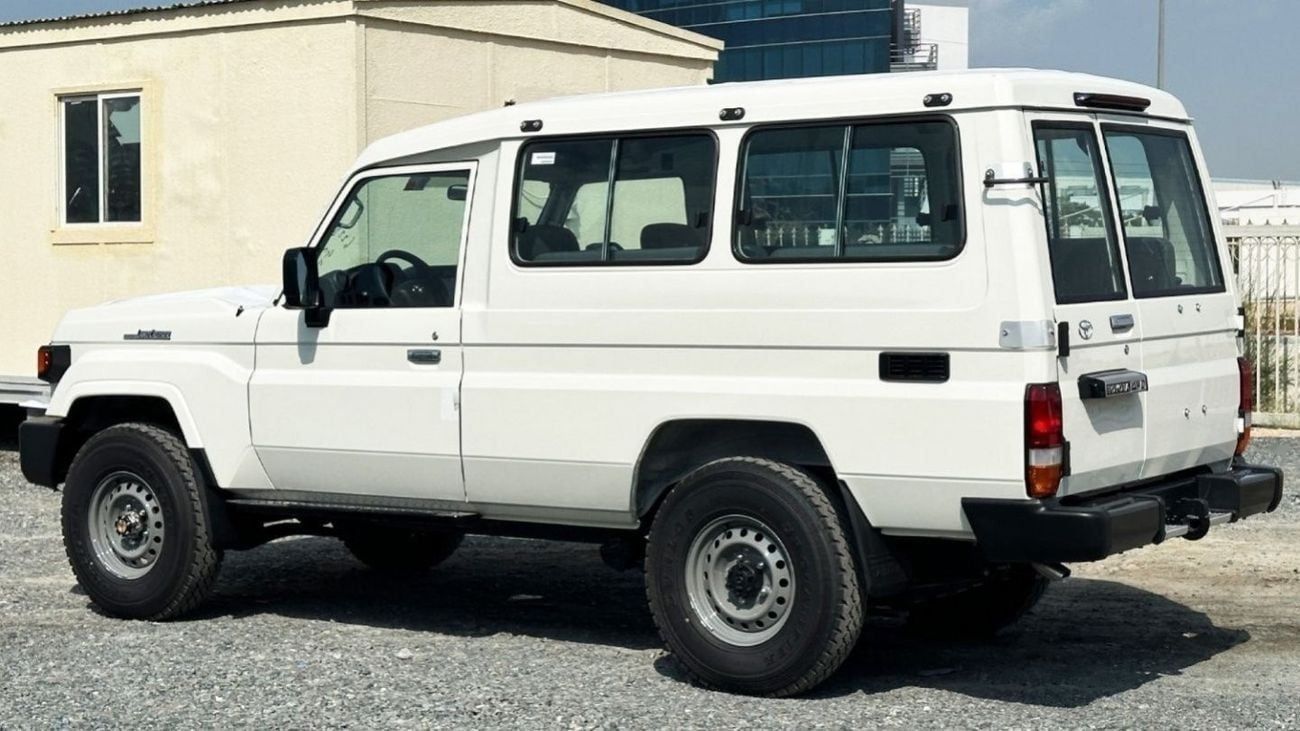 تويوتا لاند كروزر 70 LC76 STD Std 4.0L AWD
