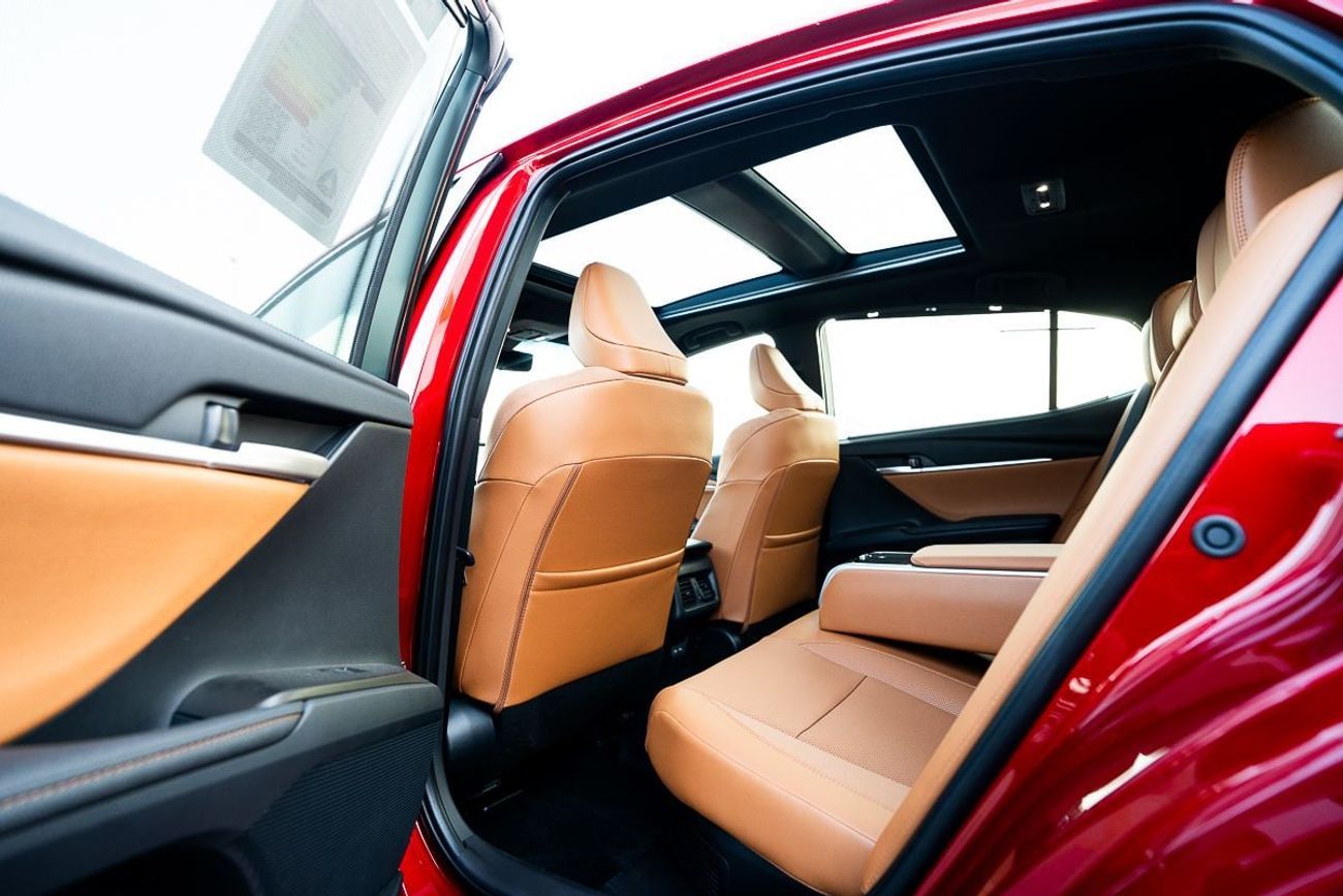 تويوتا كامري Lumiere Hybrid 2.5L Petrol Automatic Transmission 2025