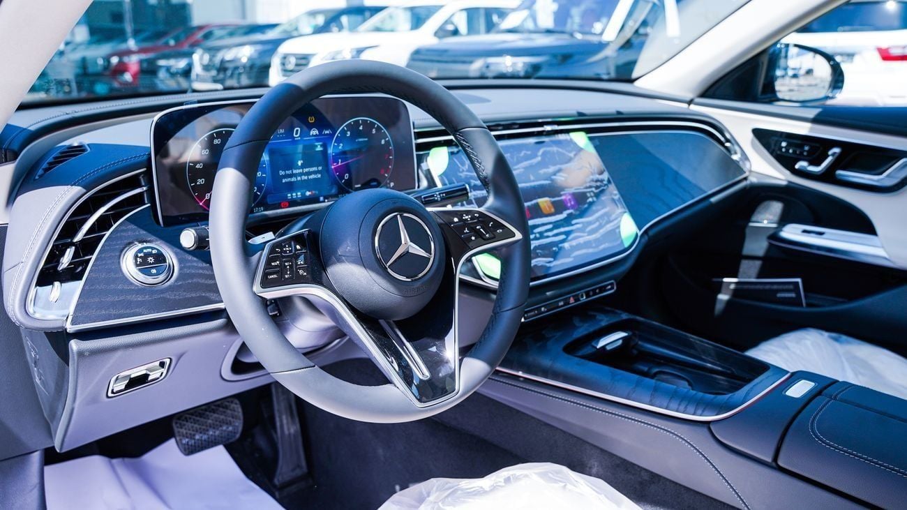 مرسيدس بنز E200