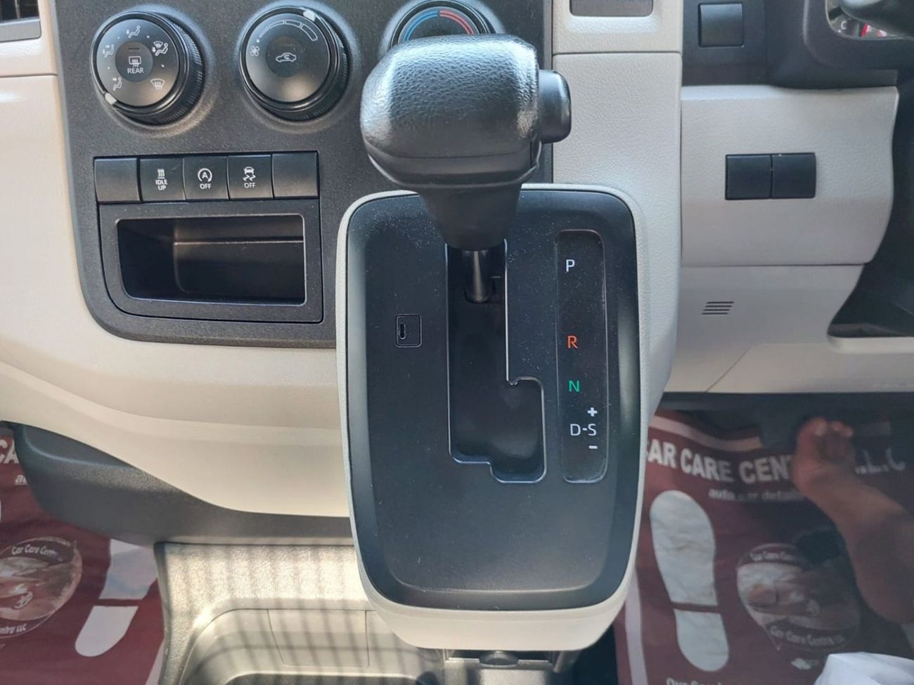 Toyota Hiace TOYOTA HIACE VAN RHD 2021 MODEL 2.8 L DIESEL AUTOMATIC(PM22720)