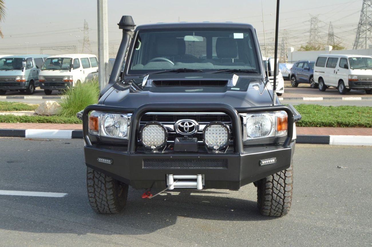 Toyota Land Cruiser Pick Up Diesel 4.5 Liter Right Hand Drive 5 Doors Manual Gear