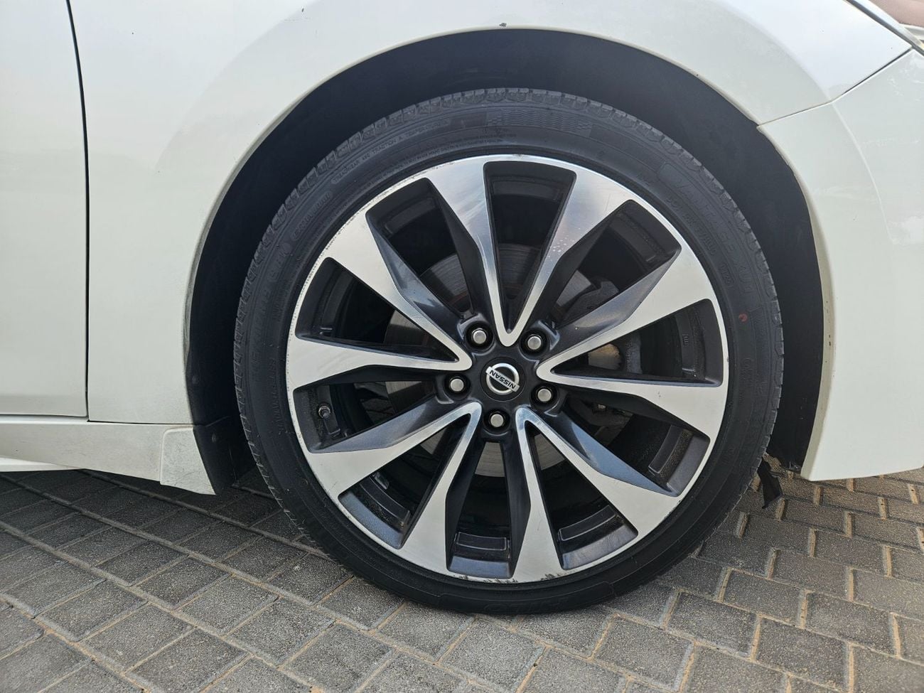 Nissan Maxima SR
