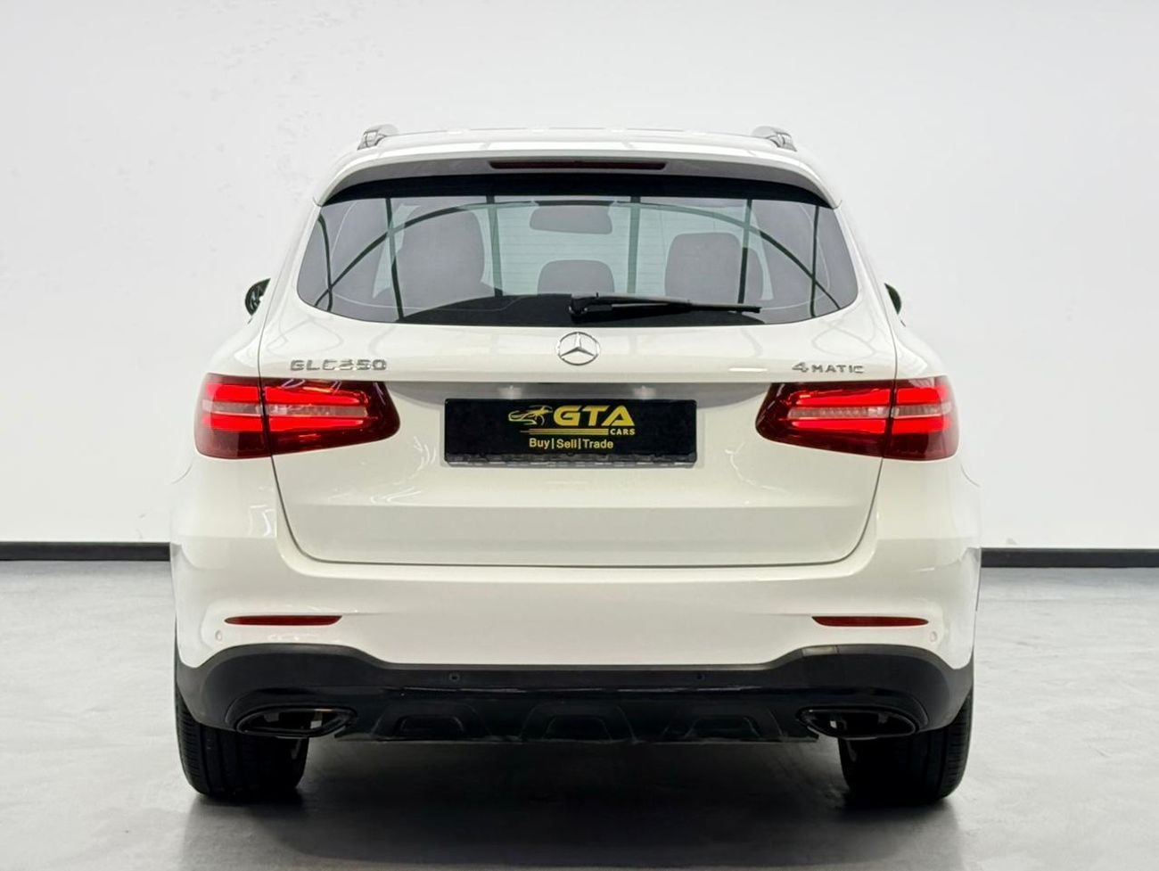 مرسيدس بنز GLC 250 2018 Mercedes-Benz GLC 250 4MATIC, Service History, Well Maintained, GCC