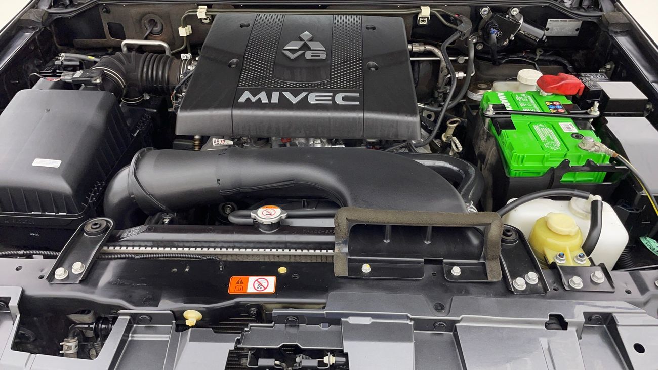 Mitsubishi Pajero GLS HIGHLINE 3.8 | Zero Down Payment | Home Test Drive