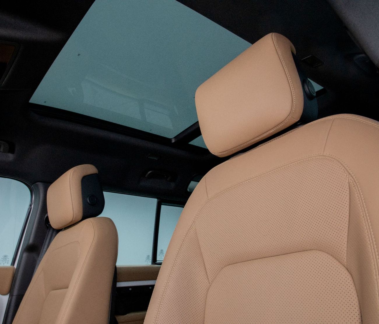 لاند روفر ديفندر P400 110 X-Dynamic HSE 3.0L (5 Seater)
