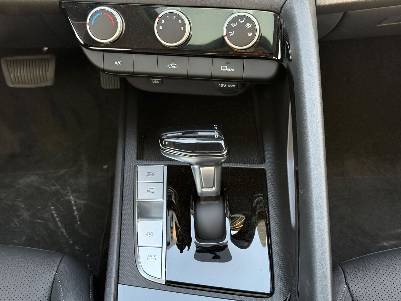 Hyundai Elantra Comfort 1.5L Petrol 2025 Export Price @ 51,000 AED