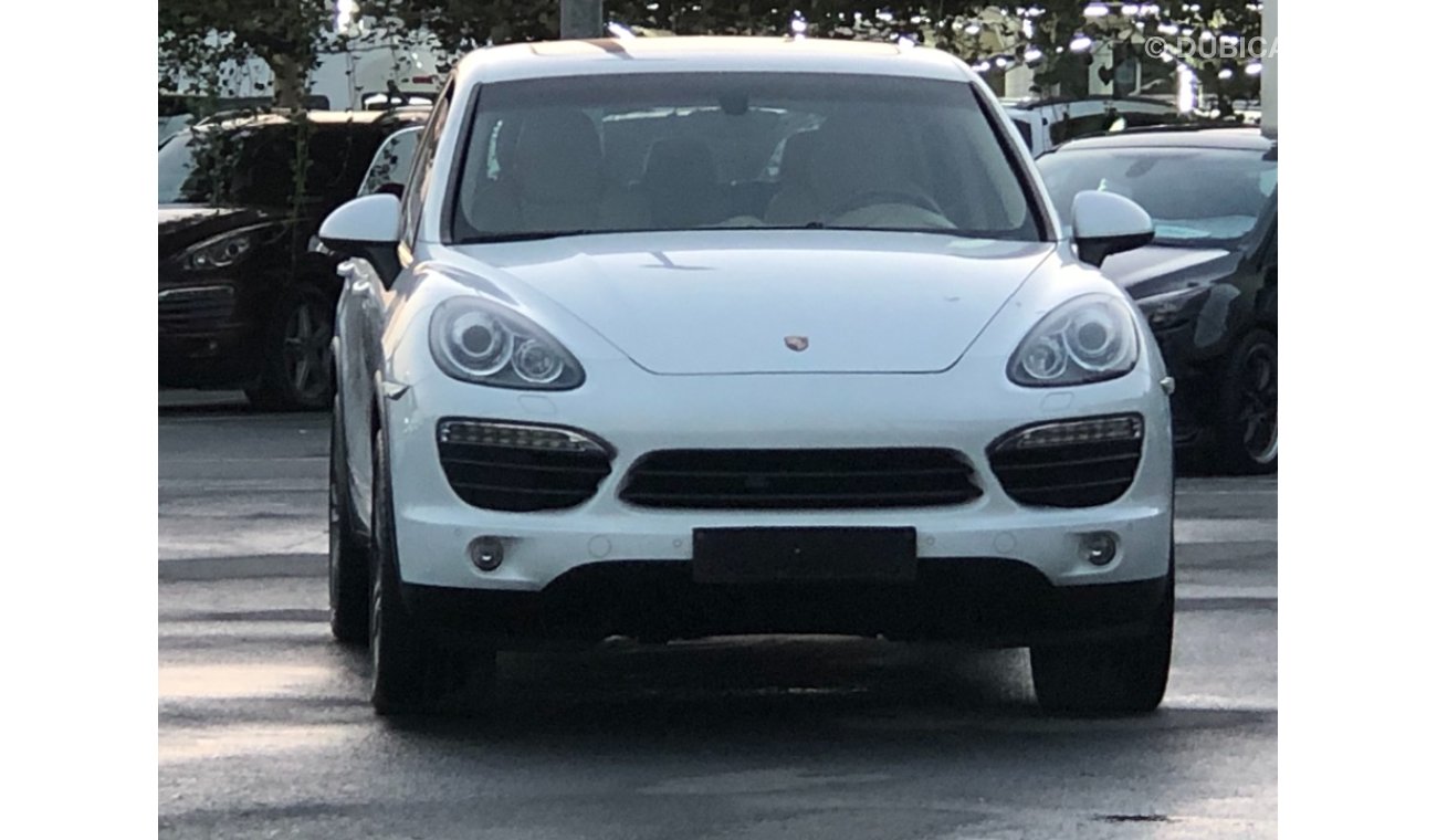Porsche Cayenne PORSCHE Cayenne S MODEL 2013 GCC CAR PERFECT CONDITION FULL OPTION PANORAMIC ROOF LEATHER SEATS