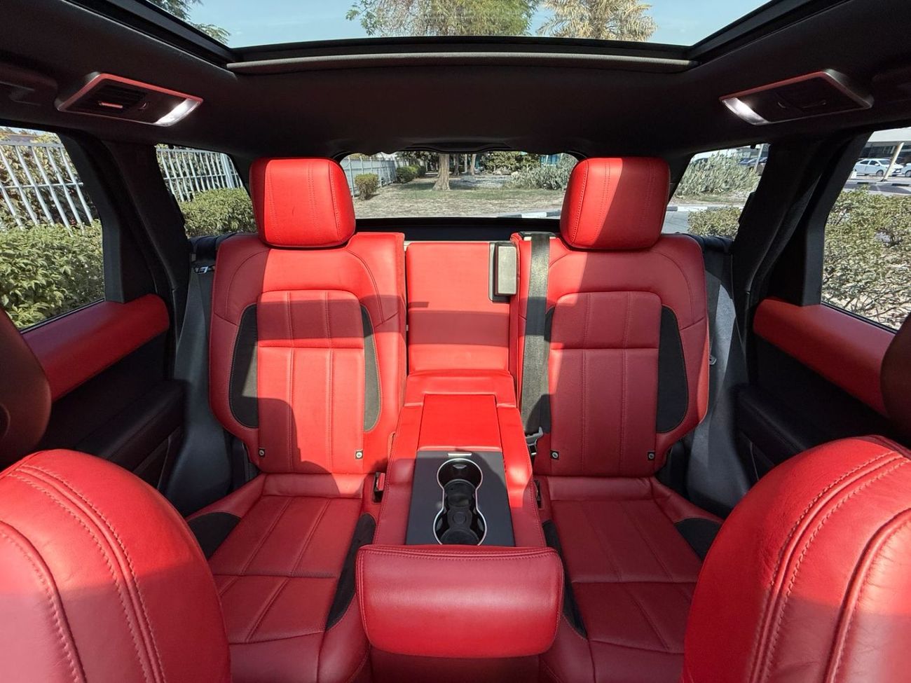 Land Rover Range Rover Sport HSE Dynamic 3.0L RANGE ROVER HSE DYNAMIC 2018 GCC V6 SUPERCHARGED SERVICE HISTORY FULL OPTIONS