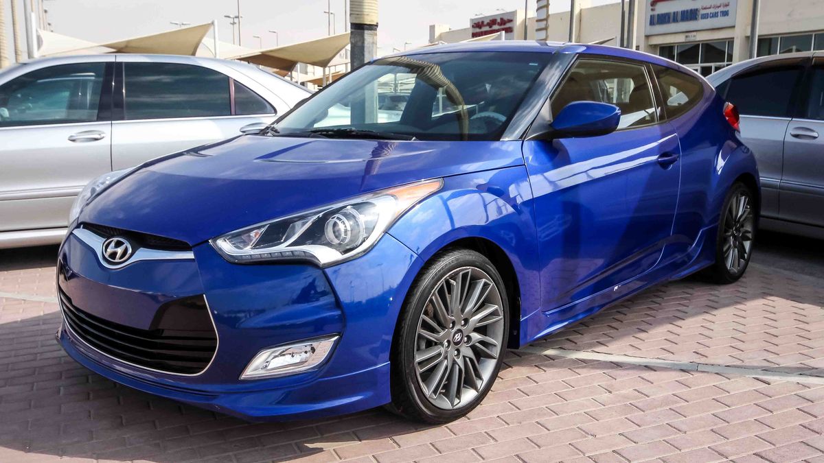 Hyundai Veloster for sale: AED 28,000. Blue, 2013