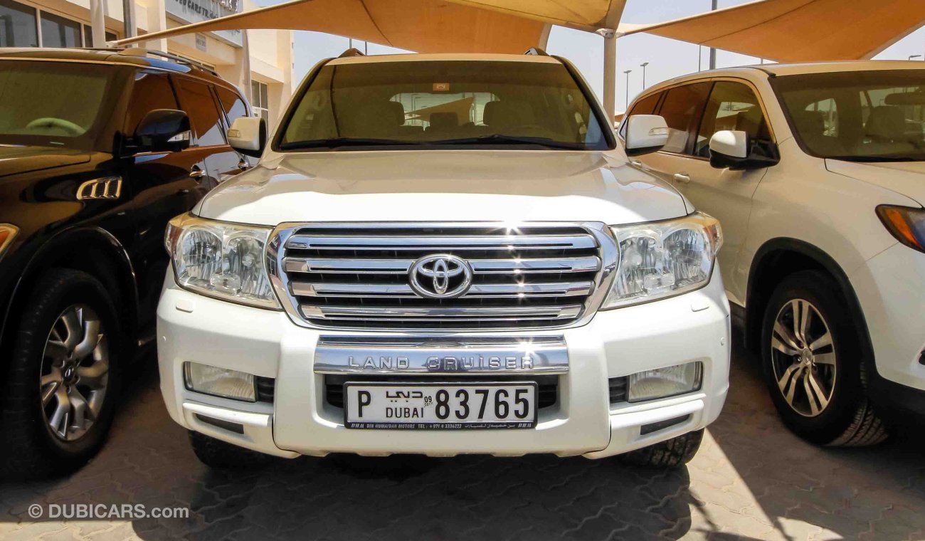 Toyota Land Cruiser GXR V8