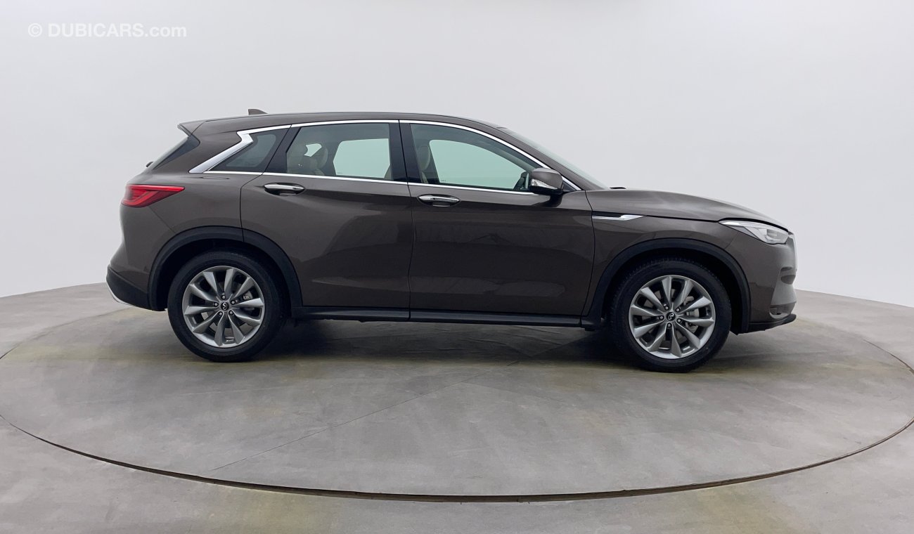 إنفينيتي QX50 Luxe 2000