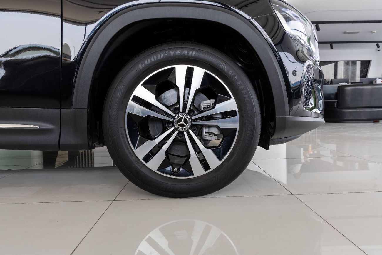 مرسيدس بنز GLB 200 Mercedes-Benz GLB200 Dynamic - 2025