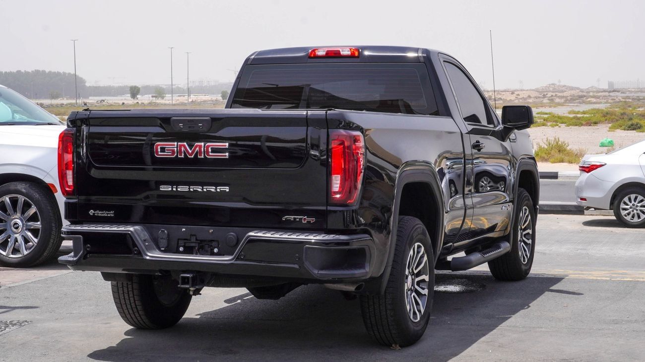 GMC Sierra At 4