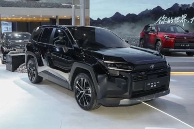 Toyota RAV4 RAV4 4WD 2.5L HEV FLAGSHIP 2026