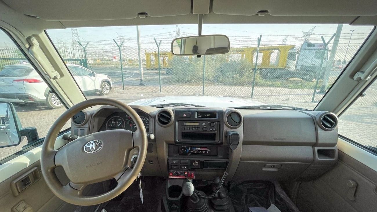 تويوتا لاند كروزر 70 78 (GRJ78) 4.0Ltr. M/T HardTop READY AMBULANCE 2023YM