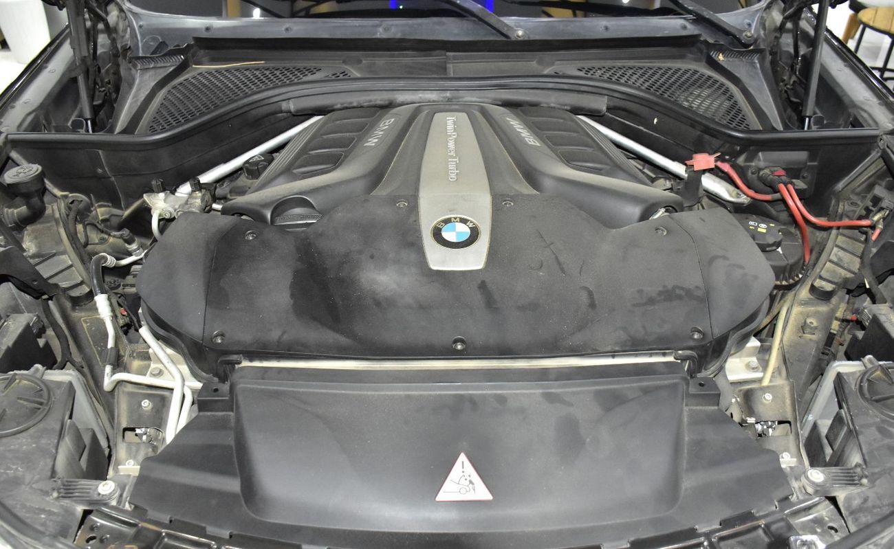 بي أم دبليو X5 EXCELLENT DEAL for our BMW X5 xDrive50i ( 2014 Model ) in Brown Color GCC Specs