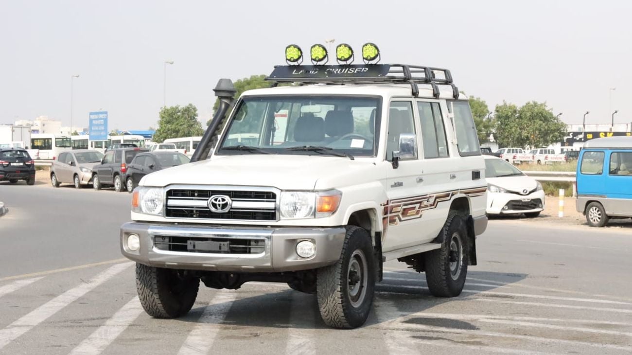 تويوتا لاند كروزر 70 Std 4.5L 4WD