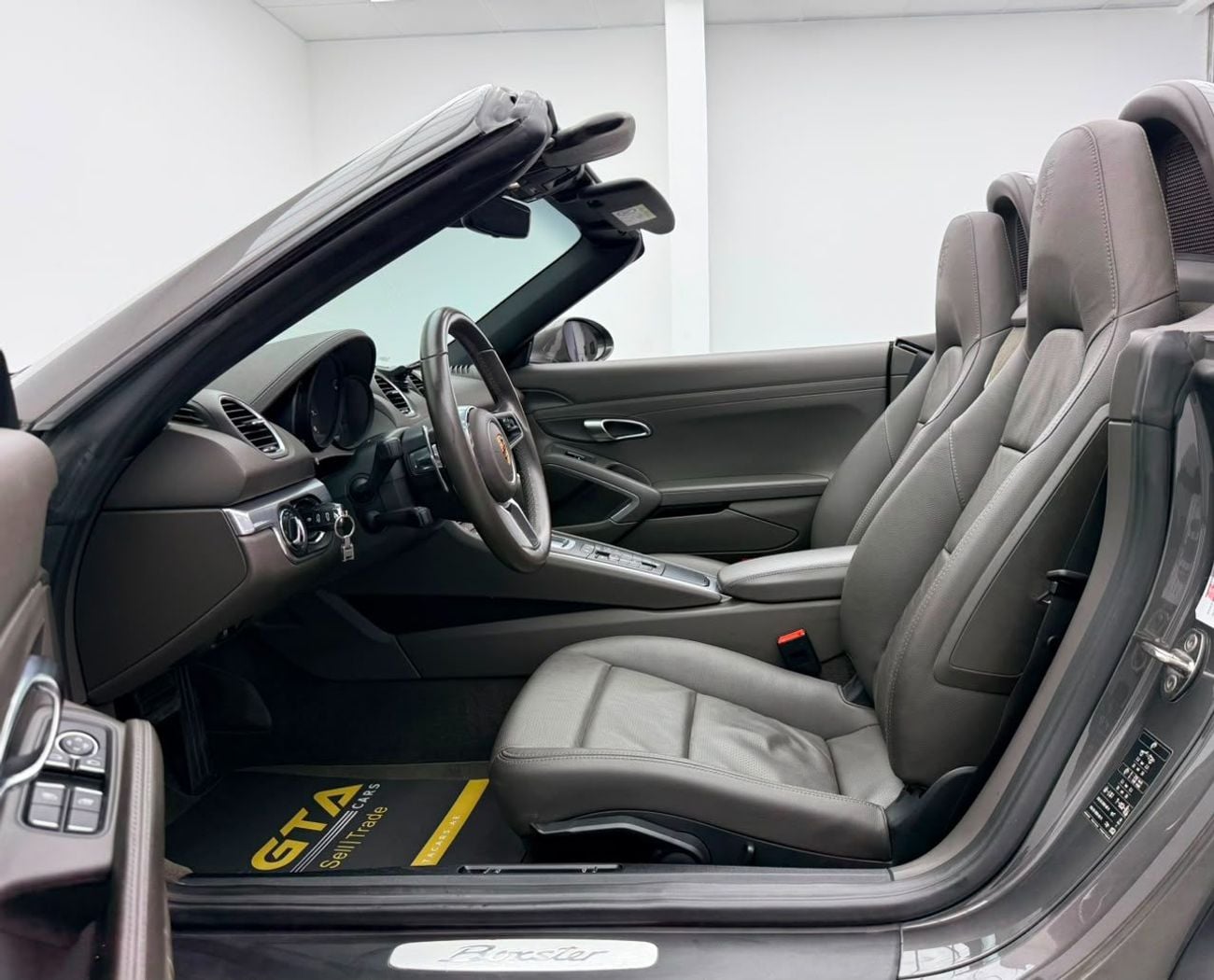 بورش بوكستر 718 STD 2017 Porsche 718 Boxster, Full Porsche Service History, Fully Loaded, Excellent Condition, GCC