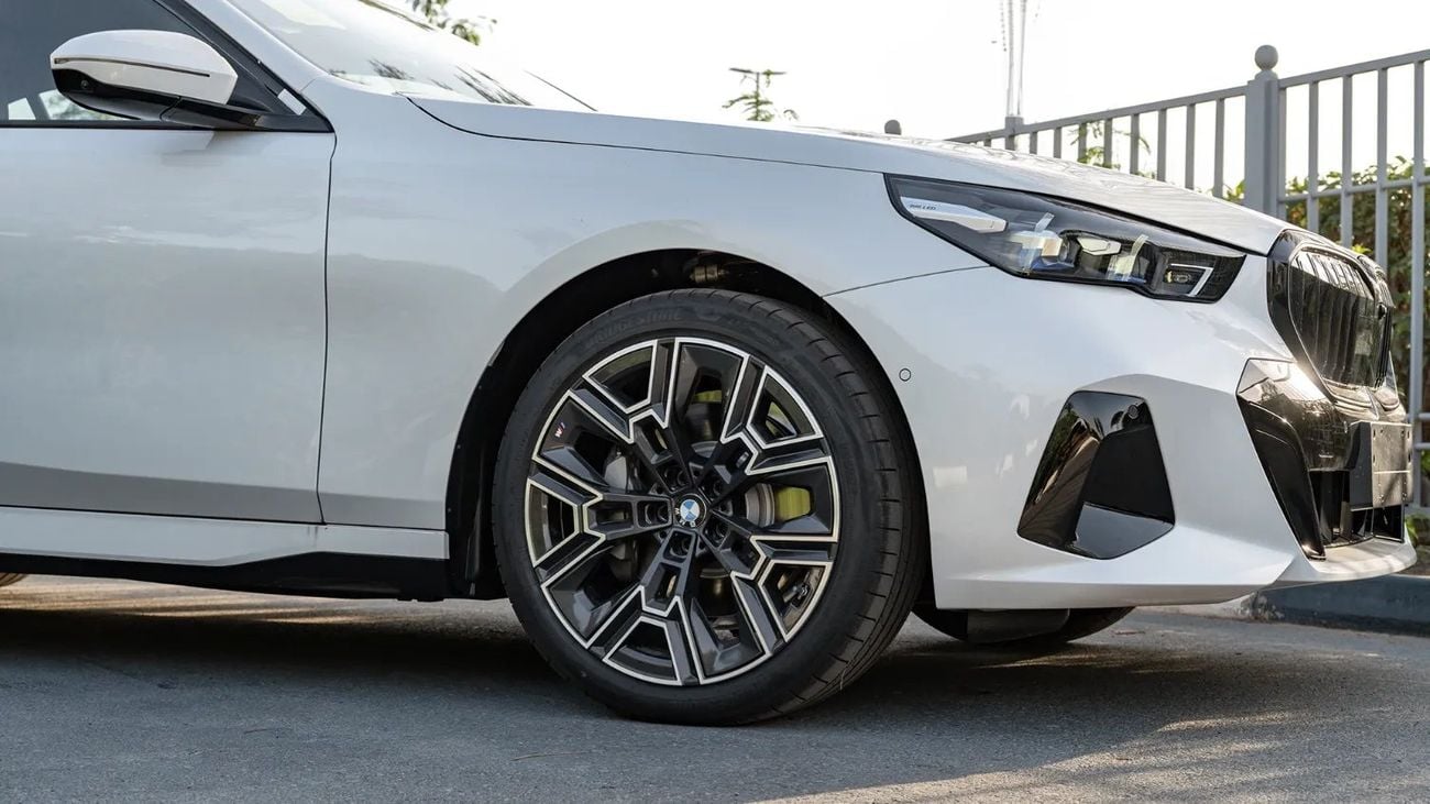 بي أم دبليو 530Li 2026 | BMW 5 SERIES 530LI PREMIUM EDITION M SPORT PACKAGE [ EXPORT ONLY ]