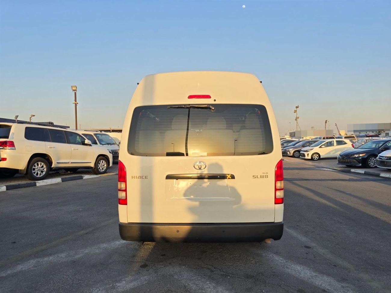 تويوتا هاياس TOYOTA HIACE COMMUTER VAN RHD 2018 MODEL 3.0 L DIESEL AUTOMATIC(PM22105)