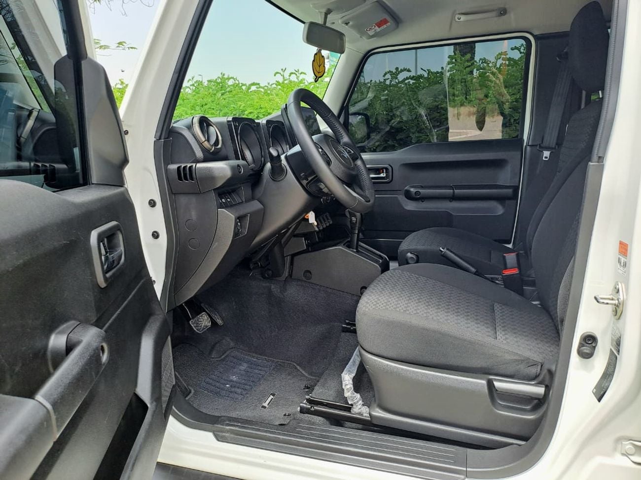 Suzuki Jimny GLX 1.5L (5-Doors) 1090-MONTHLY | 1.5 L | 4WD | GCC | CRUISE CONTROL I GPS I ACCIDENT FREE