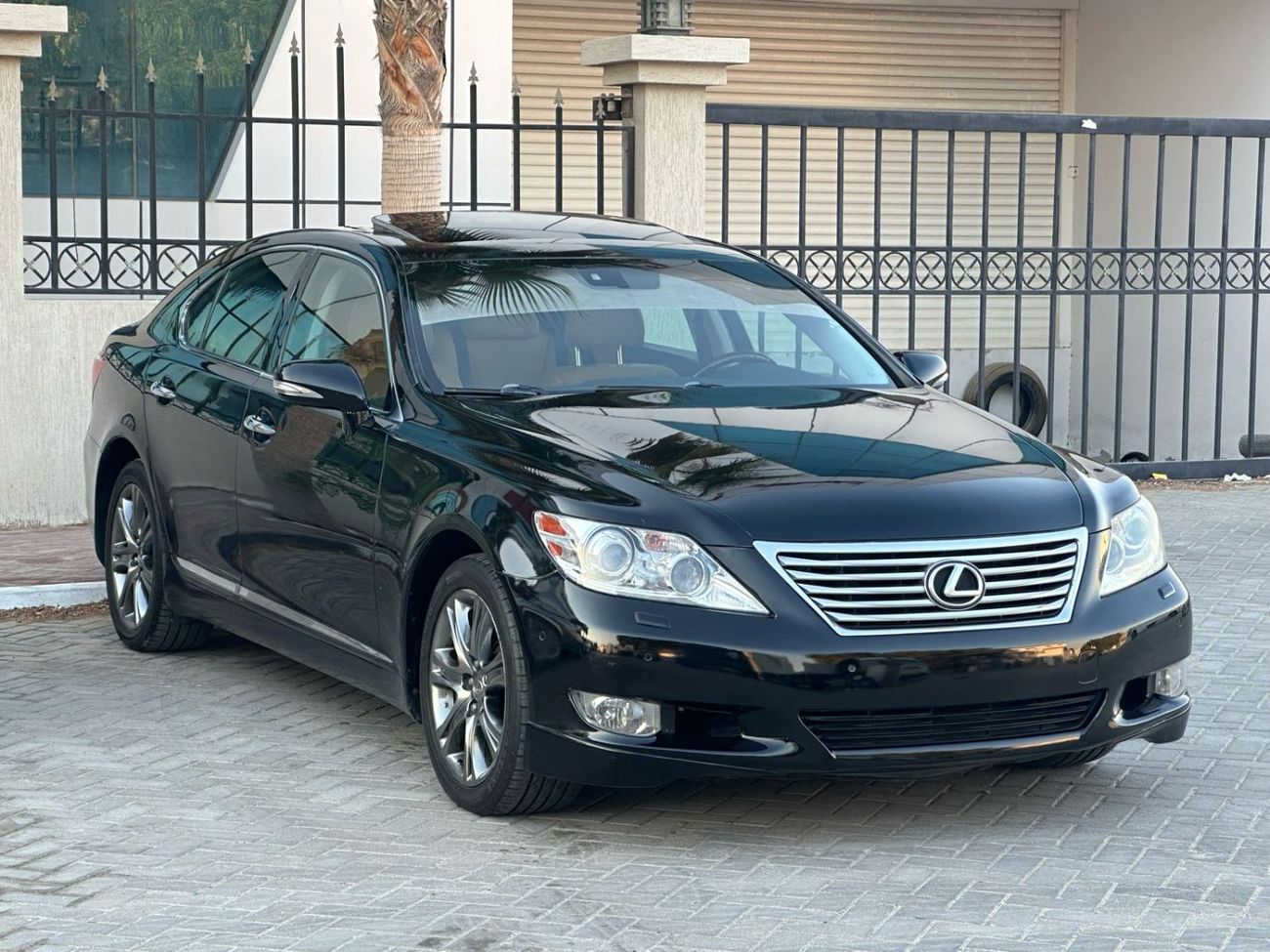 Lexus LS460