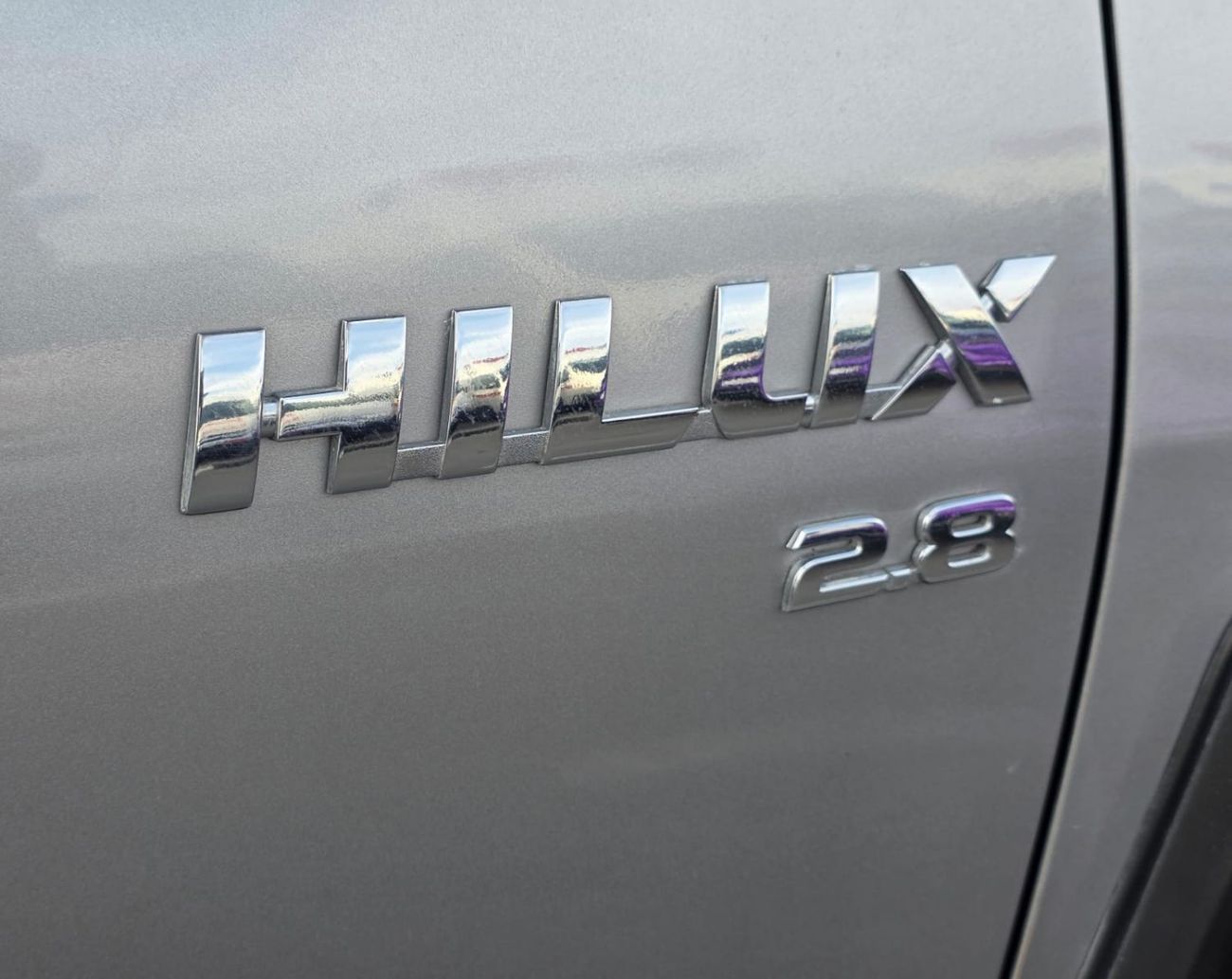 Toyota Hilux DIESEL 2.8 LITER ,AUTOMATIC ,RIGHT HAND DRIVE ONLY FOR EXPORT