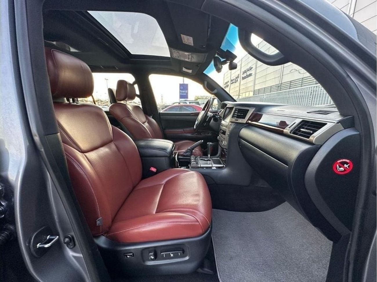 لكزس LX 570 Platinum Signature 5.7L LEXUS LX570s 2014 GCC// ACCIDENTS FREE// FULL OPTIONS// PERFECT CONDITION