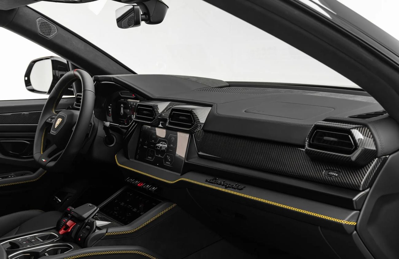 لامبورغيني اوروس 4.0L V-8 Twin-Turbocharged Engine + eMotor