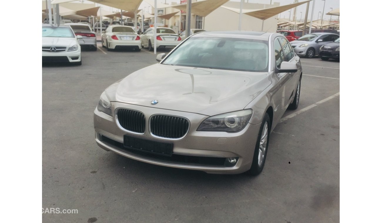 BMW 730Li Bmw 730 model 2012 Gcc car prefect condition full service full option low mileage