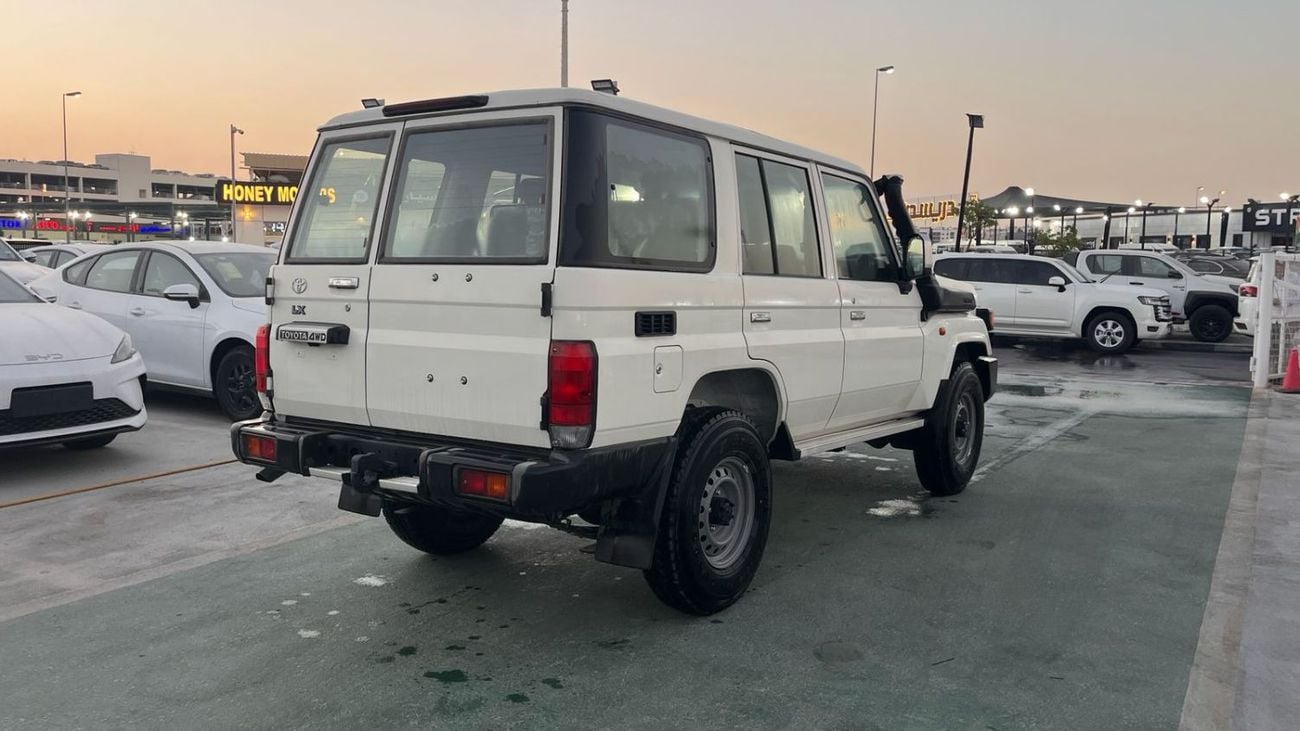 Toyota Land Cruiser Pickup 70