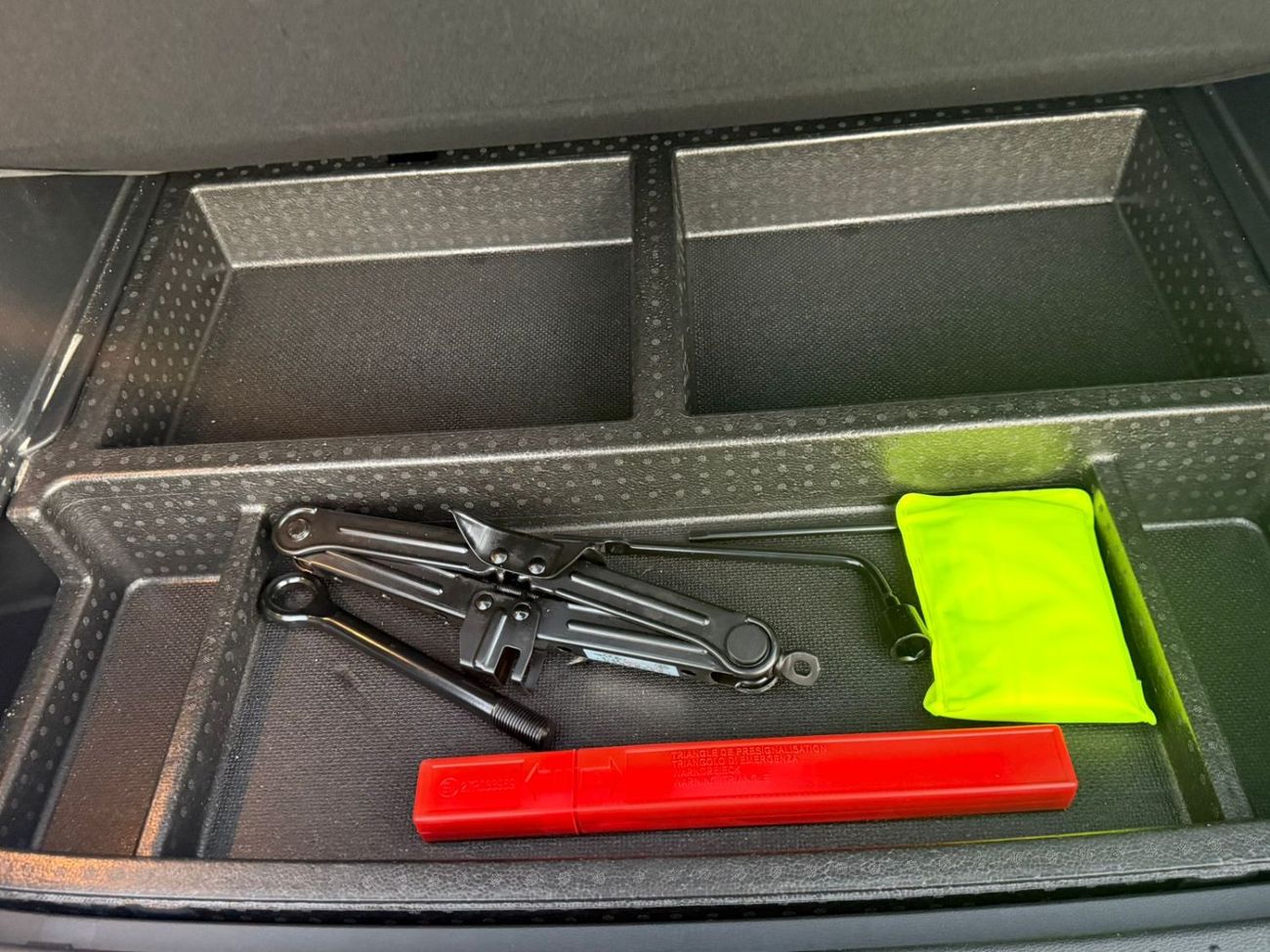 كيا سبورتيج LX 2.0L