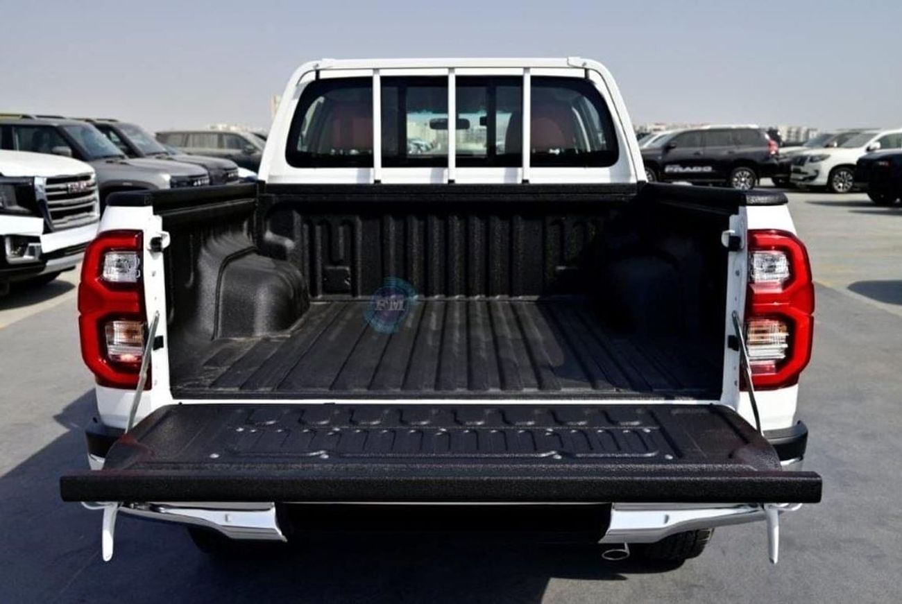 Toyota Hilux DC SR5 2.7L Petrol 4WD Manual Transmission