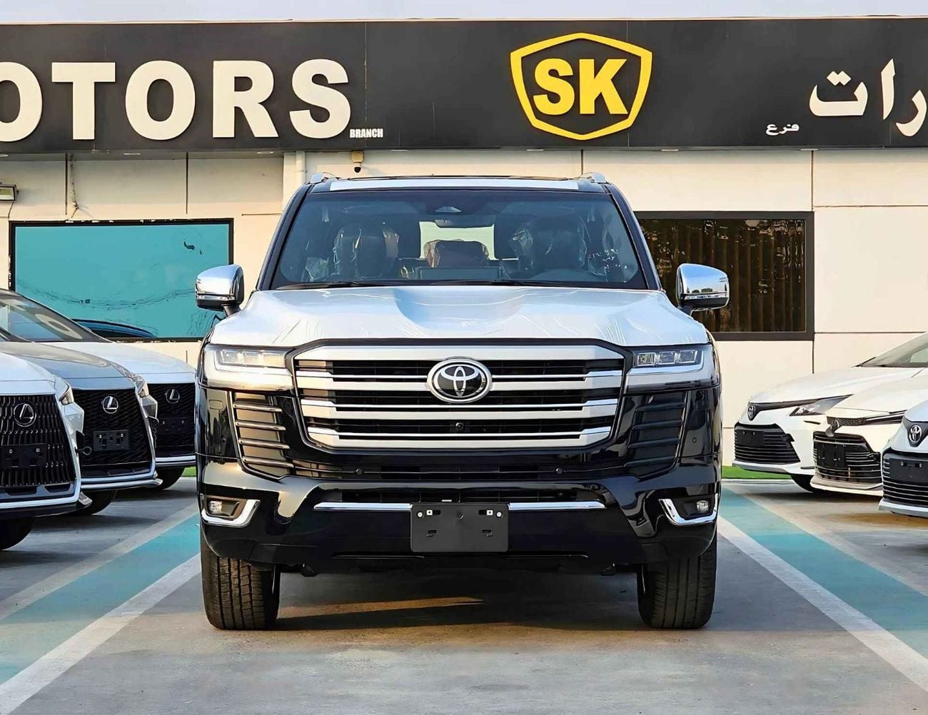 تويوتا لاند كروزر VX LC300/4.0L PETROL/RADAR/MEMORY SEATS/BIG DVD/JBL SPEAKERS/SUNROOF/FULL OPTION (CODE#LC4VXH)