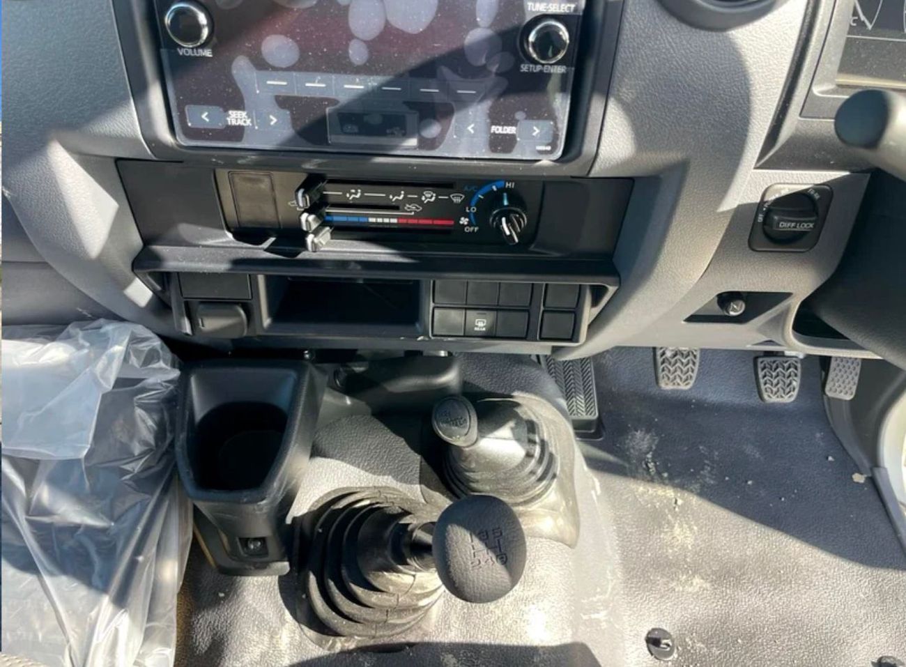 تويوتا لاند كروزر 70 Land Cruiser Hard Top LC76 HARD 2025
