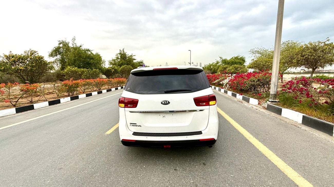 Kia Carnival EX 3.3L