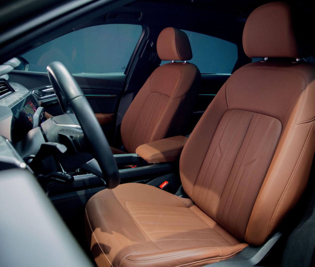 أودي إي ترون سبورتباك 50 Quattro S-Line