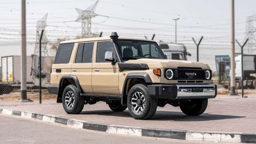 تويوتا لاند كروزر 70 2025 Toyota Land Cruiser LC 76 2.8L AT Diesel (beige)