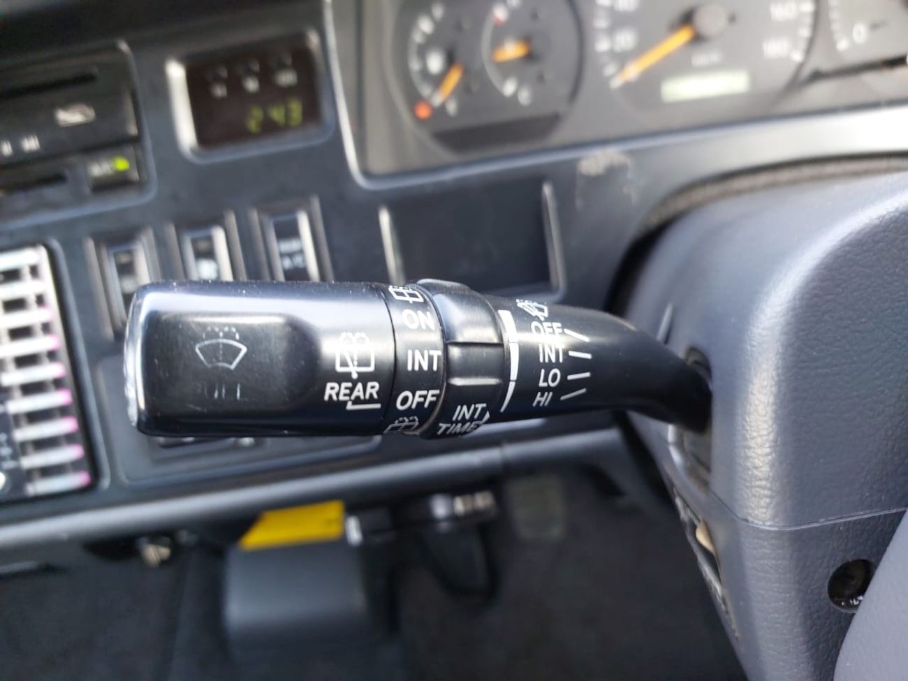 تويوتا هاياس TOYOTA HIACE VAN RHD 1999 MODEL 3.0 L DIESEL MANUAL(PM13178)