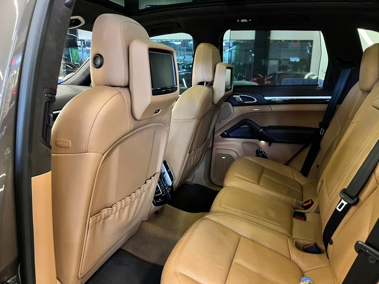 Porsche Cayenne GTS 4.8L 2013 Porsche Cayenne GTS – Premium Performance SUV  - Perfect Condition