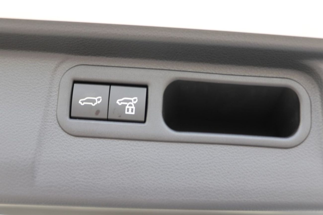 Lexus LM 350h 2024 Lexus LM350 Hybrid 7 seater